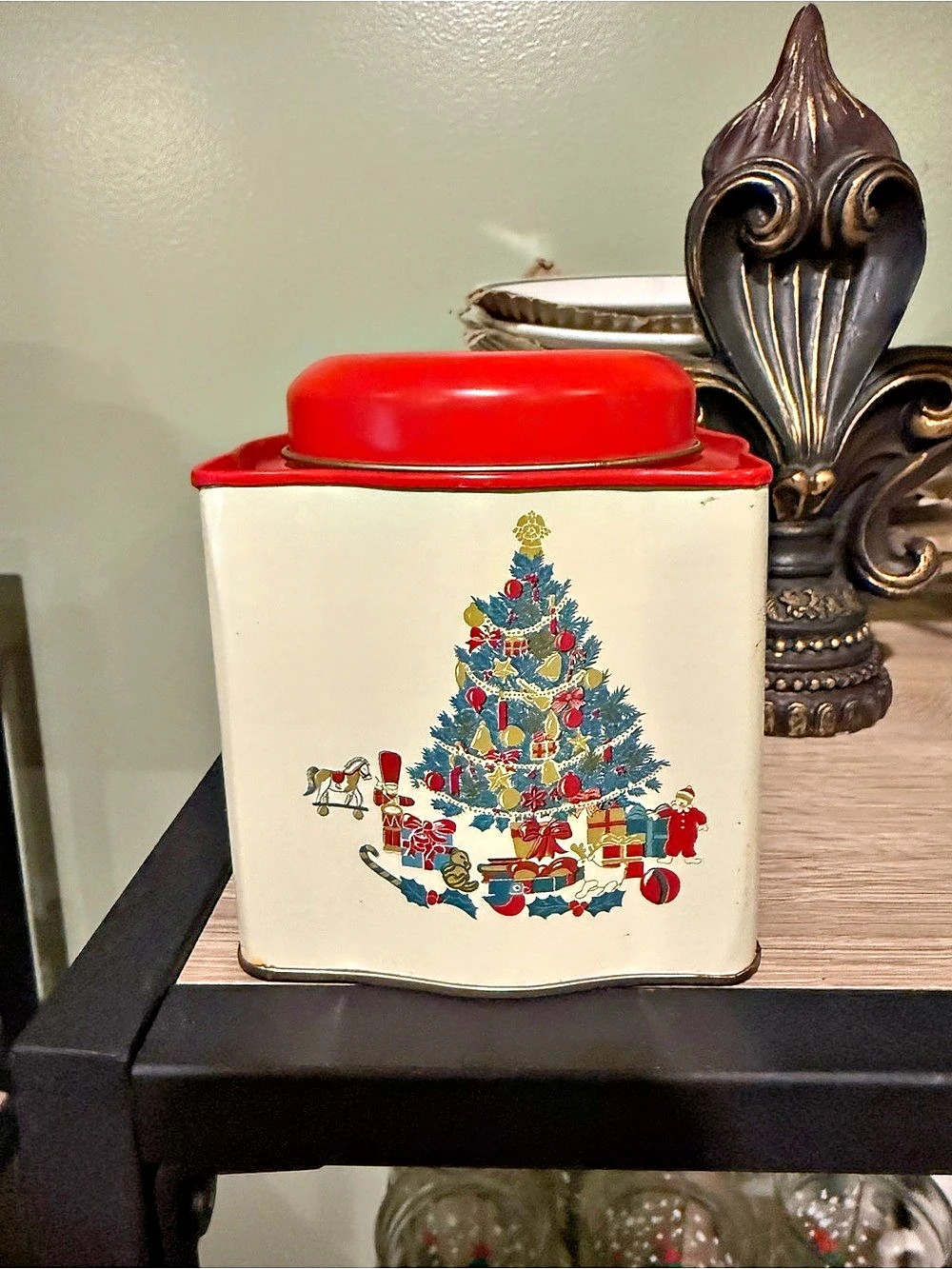 Christmas Tree Food Storage Tin Red & Cream